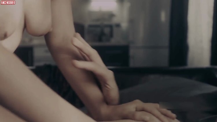 Янина Мелехова голая Maxim