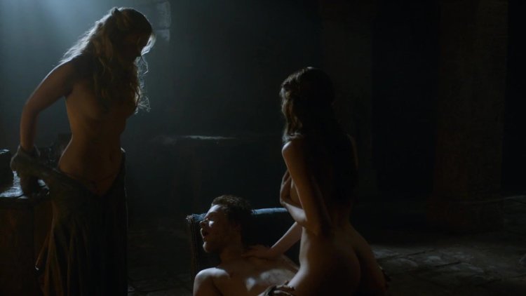 Уна Кастилья Чаплин ню