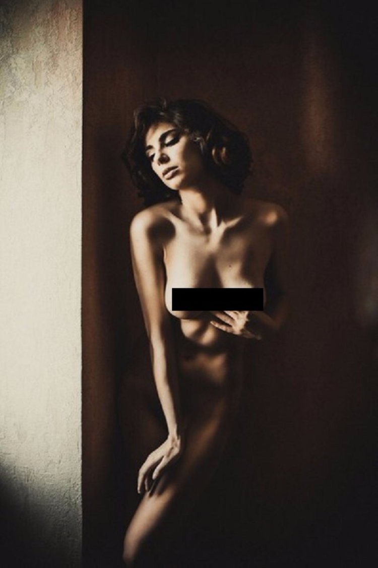 Анастасия Подгорнова ню