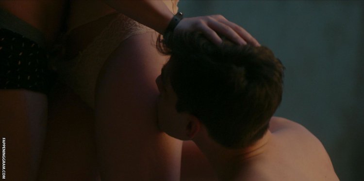 Дженнифер Эспозито голая