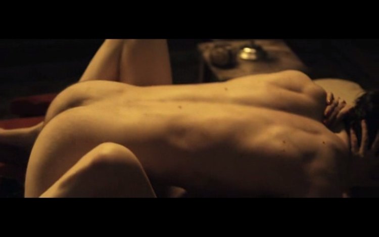 Астрид Берже фризбиобнаженка