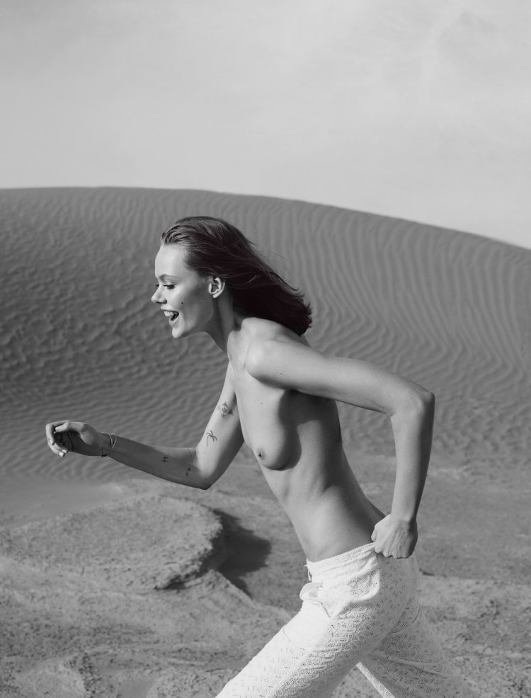 Фрида Густавссон голая