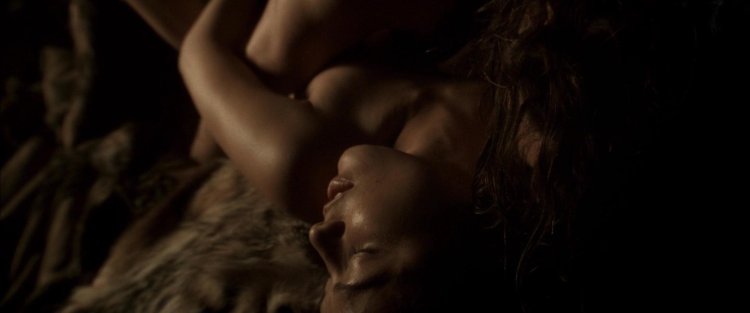 Елена гилберт и деймон постельная сцена