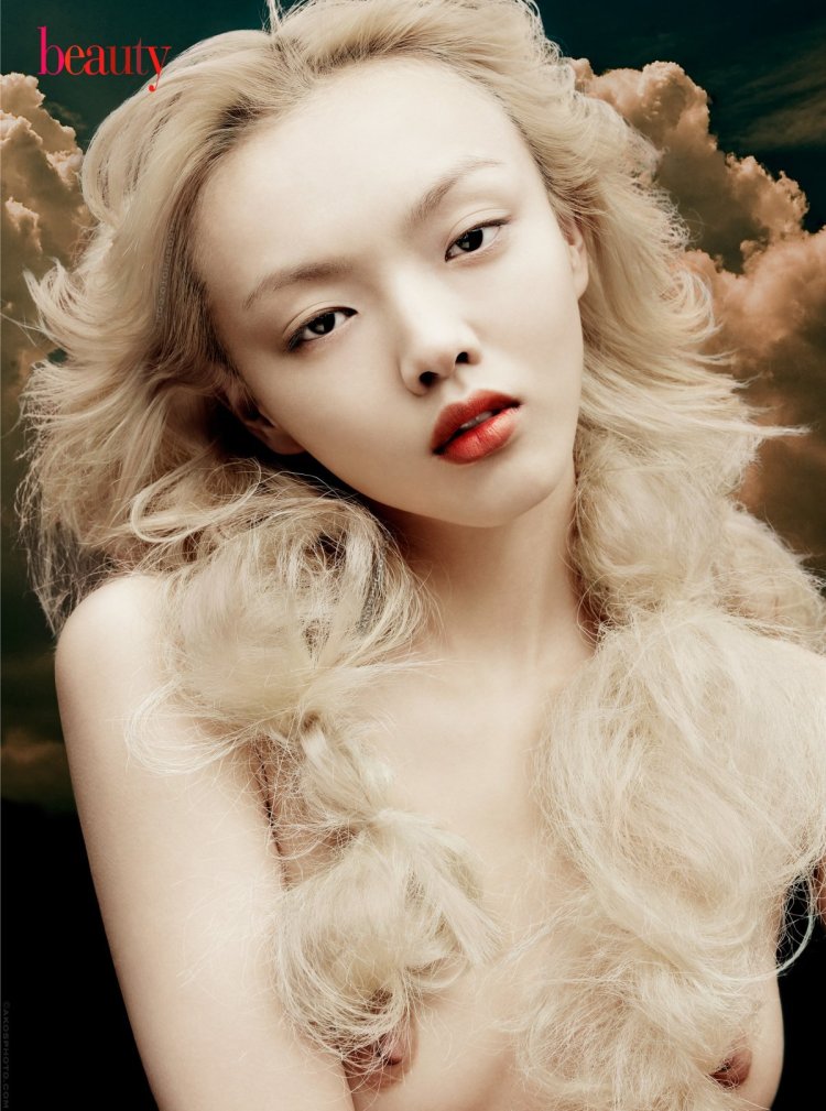 Рила Фукусима в Нижнем белье