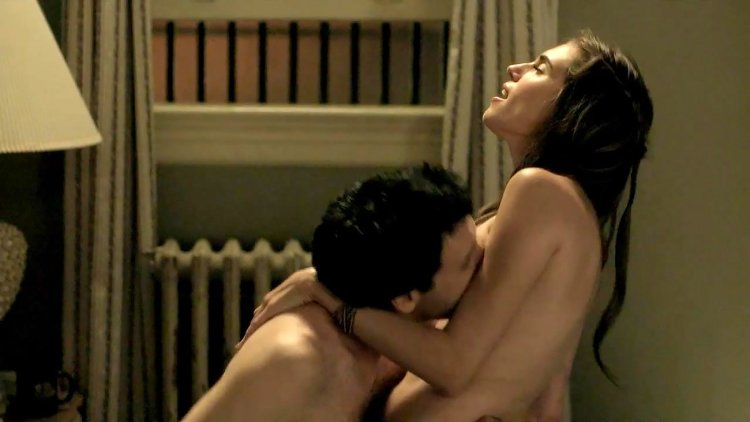 Сериал девочки 2012 эротические сцены