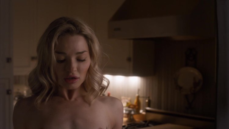 Эмма Ригби голая грудь