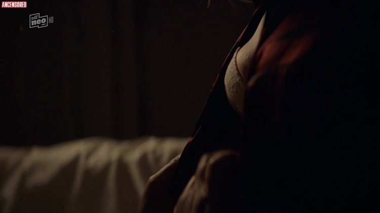 Дейенерис Таргариен эро косплей