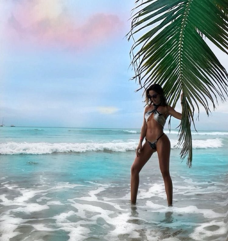 Тамара Турава в Нижнем белье