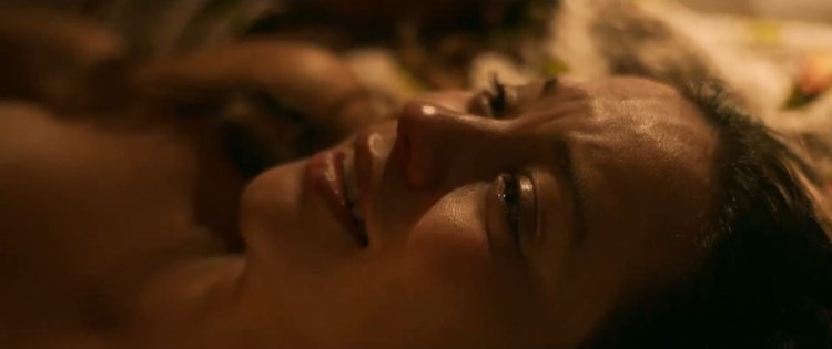 Наталия Рейес постельные сцены