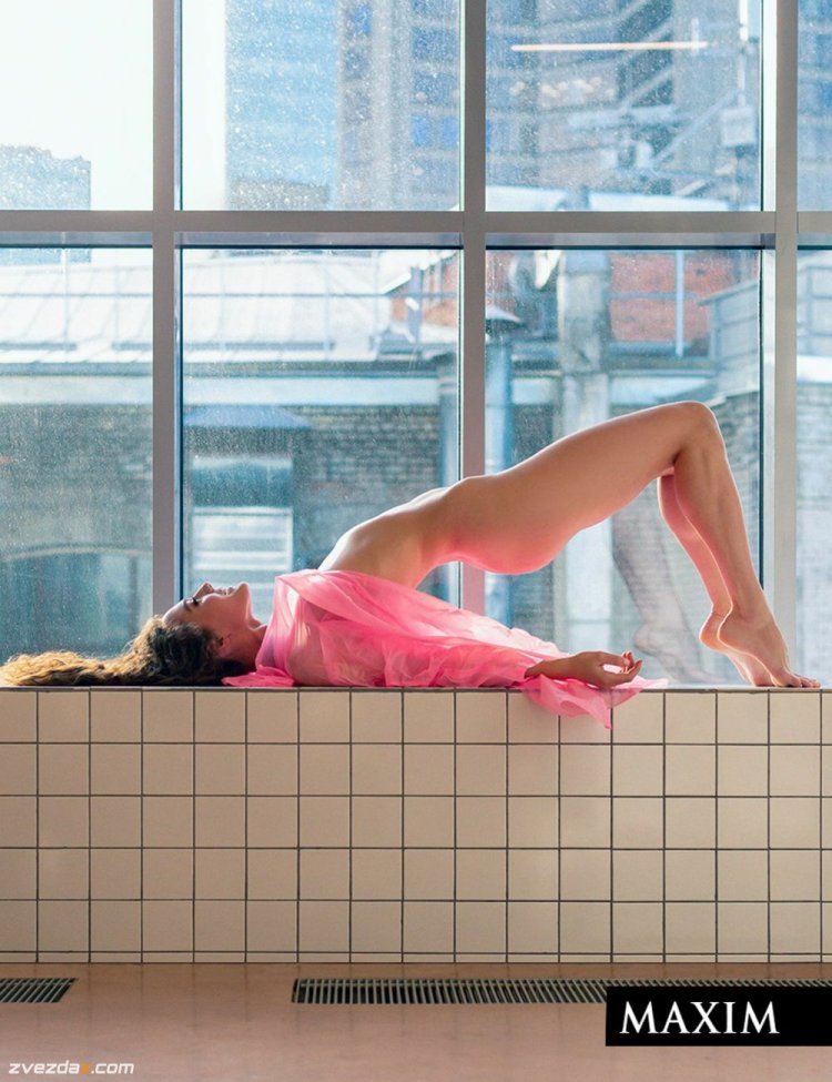 Ангелина Поплавская Maxim май 2020