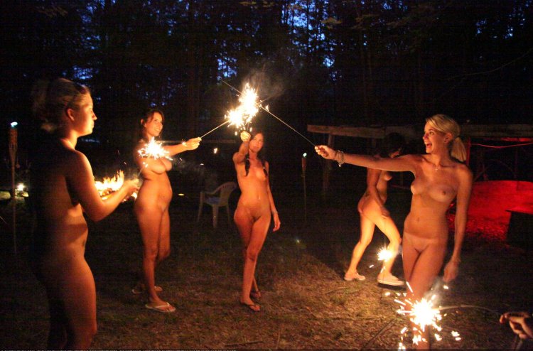 Фестиваль парад голых женщин