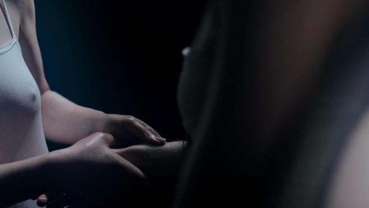 Кэссиди Бэнкс в чулках эро