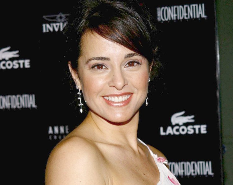 Жаклин Обрадорс шесть дней семь ночей