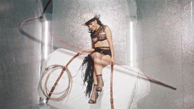 Обнаженные знаменитости