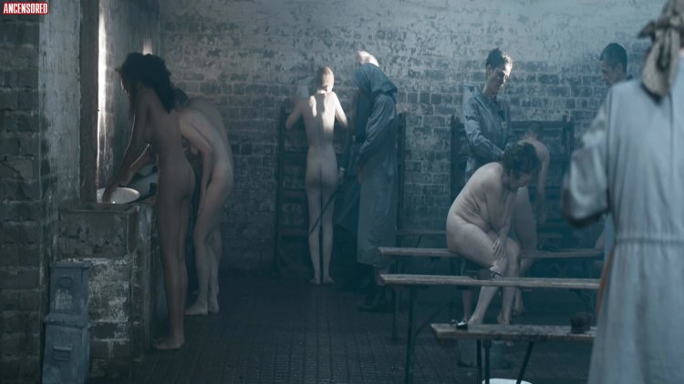 Амандла Стенберг голая