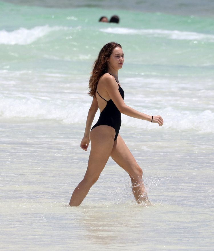 Ххх Алисия дебнем-Керри