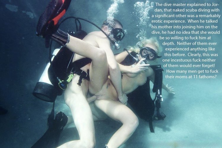 Голые бабы плавают в воде