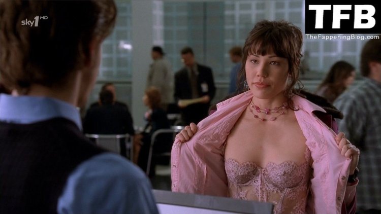 Микаэла конлин голая