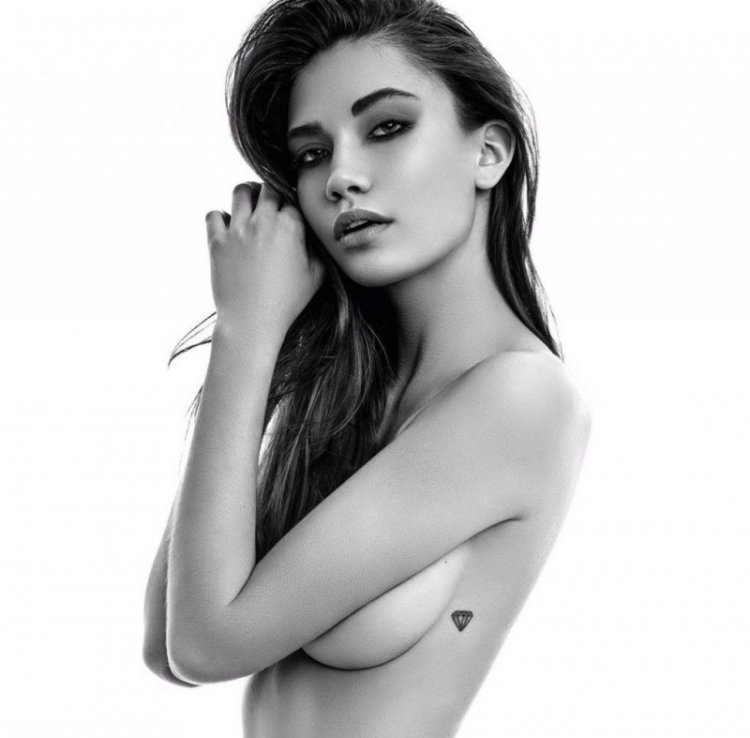 Карина Истомина топлес