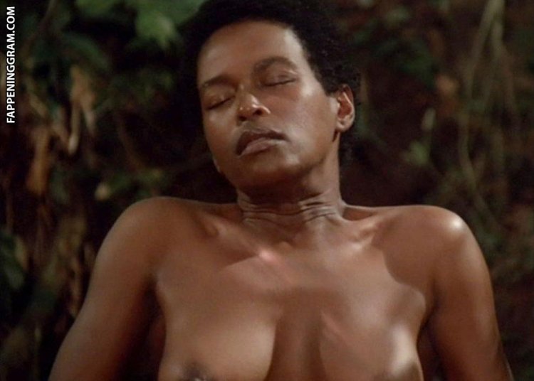 Реджина Холл обнаженка