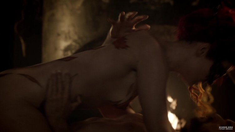 Лаура Меннелл эротические сцены