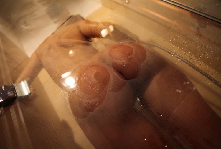 Эротические девушки в душе