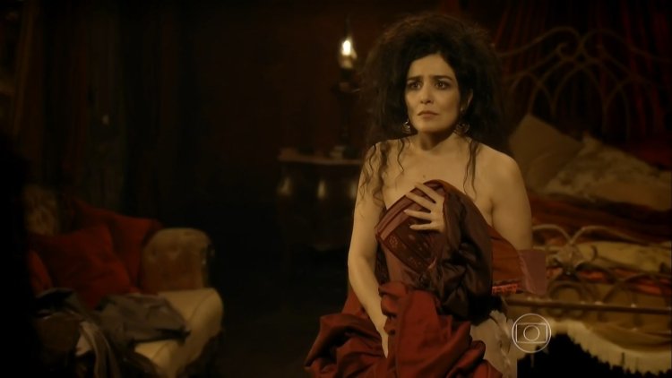 Leticia Colin постельные сцены