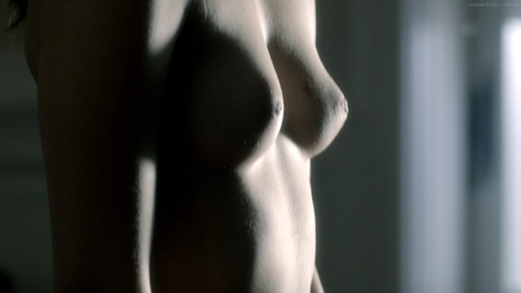 Эмма Лэрд голая в сериале