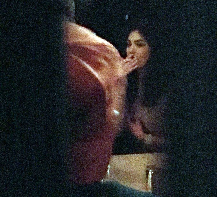 Кайли Дженнер голые сиськи