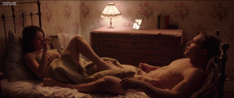 Лили джеймс голая