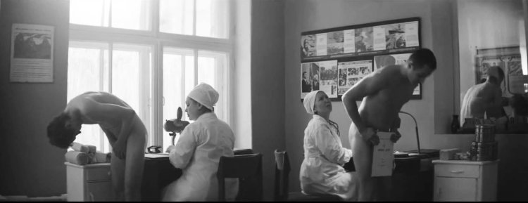 Голые призывники в военкомате