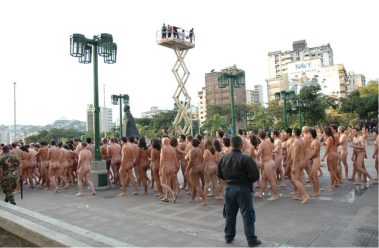 Парад голых красивых женщин