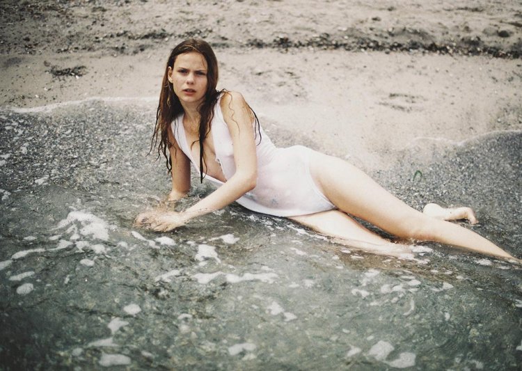 Линда Лазарева бикини