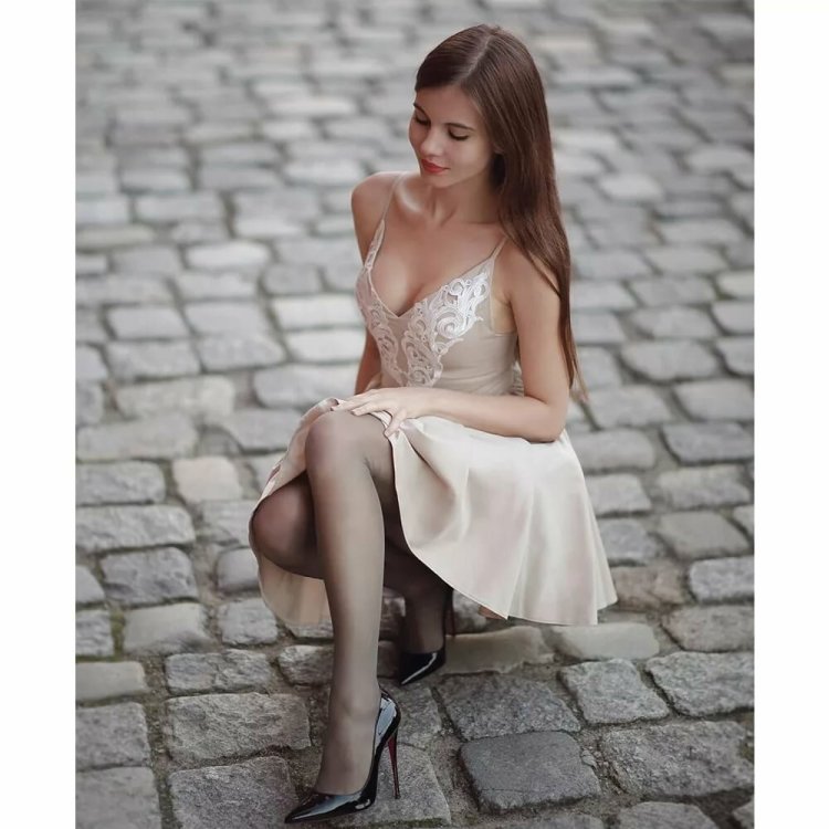 Ариадна Маевска в чулках