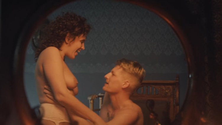 Анастасия Золотова голая