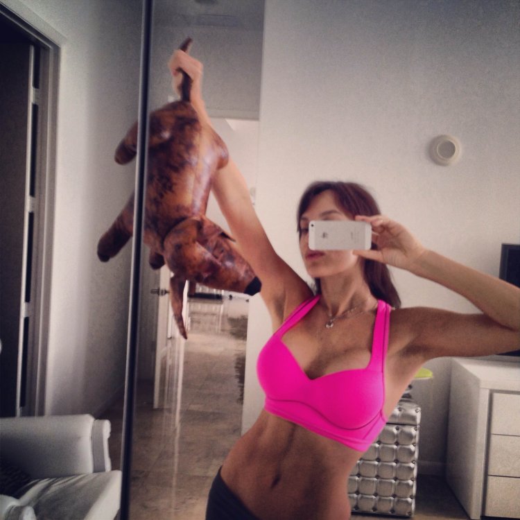 Лена Миро в купальнике