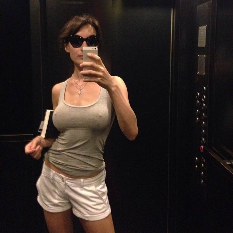 Елена Миро блогерша