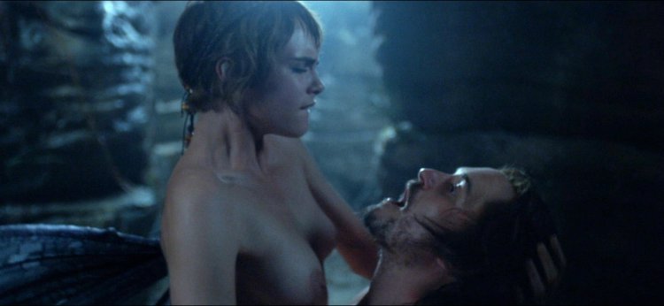 Кара делевинь карнивал роу