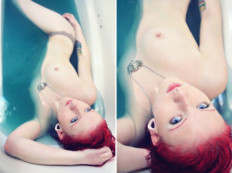 Короткостриженная голая пацанка