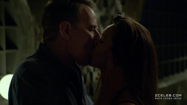 Эротические сцены Эсси Дэвис голая