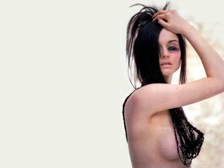 Голая Софи Элис Бекстор