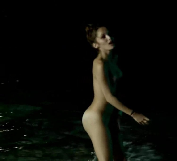 Алис Исааз голая в фильме