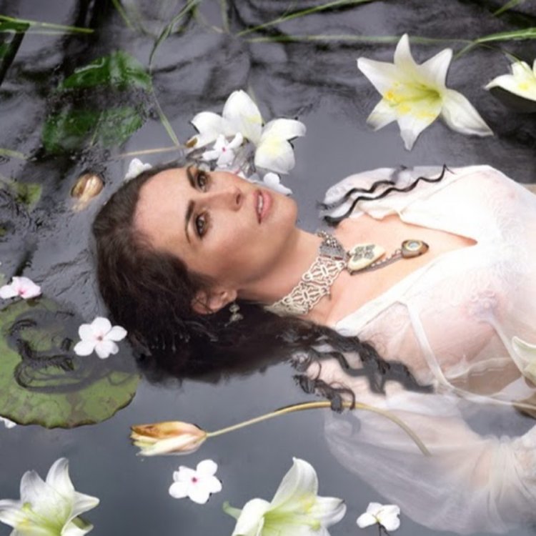 Шарон ден Адель сиськи