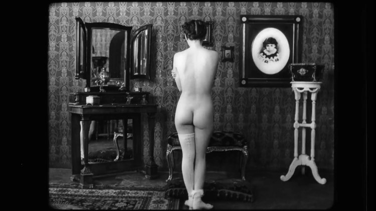 Анжелика Неволина про уродов и людей