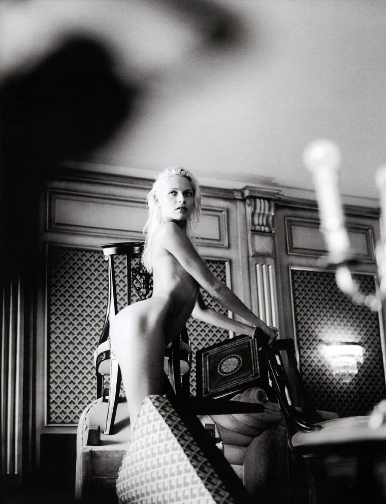 Ри Расмуссен без трусиков