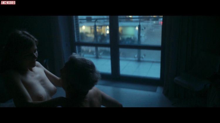 Евгения Громова голая грудь