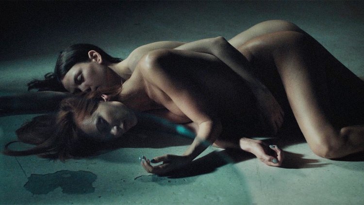 Эротическая сцена