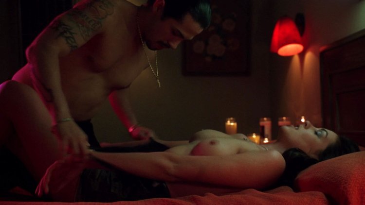 Энн Жаклин Хэтэуэй голая