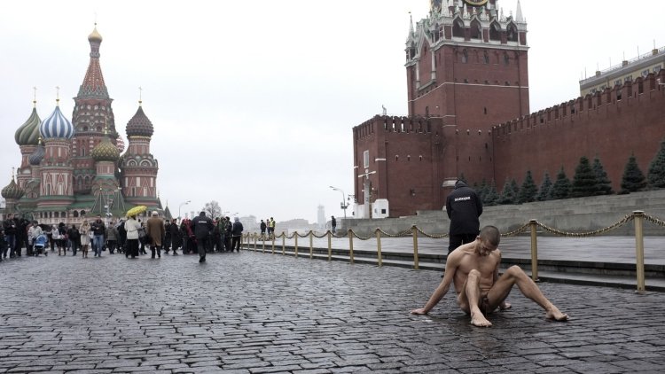 Без трусов на красной площади