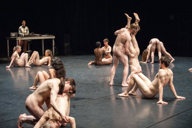 Male nude Theatre голый театр Бродвей